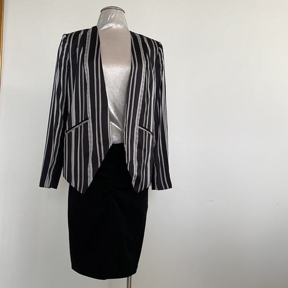 NWT! BCBG size 6 jacket Black/White stripe satin - Picture 7 of 9